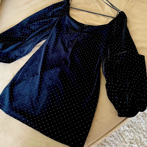 Forever 21 Dresses & Skirts - Velvet dress with strass - Medium